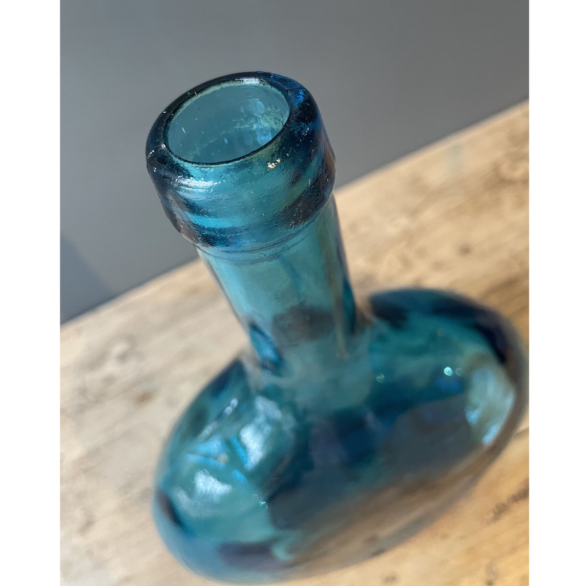 ブルーのガラス瓶 フランスアンティーク | OGISHIMA COFFEE Antiques