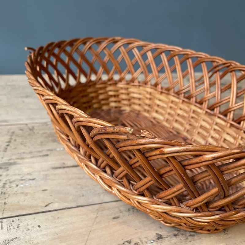 ヴィンテージ の籐あみのバスケット ヴィンテージ の籐あみのバスケット ヴィンテージ の籐あみの
