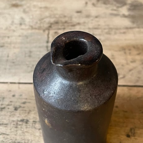 ブラック陶器ボトル　イギリスアンティーク　②
