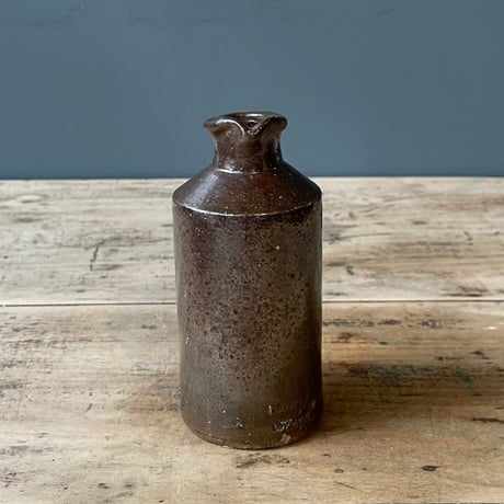 ブラウン陶器ボトル　イギリスアンティーク　①