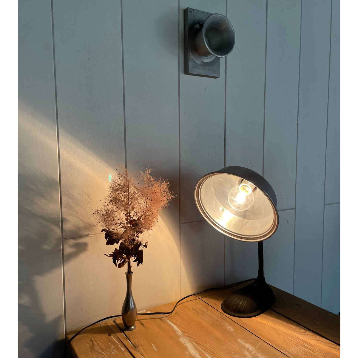 アメリカ直輸入　1950年代ビンテージ消火器スタンドライト アメリカ直輸入1950年代ビンテージ消火器スタンドライト