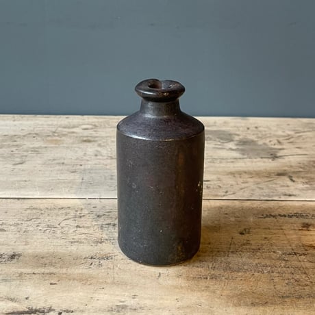 ブラック陶器ボトル　イギリスアンティーク　②