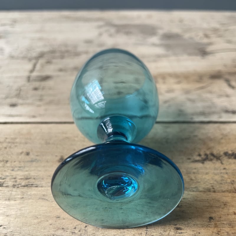 フランスアンティークレリーフの美しいビスクジャルディニエール※ブルーグレー ブルーグレーペイントがシャビーなデスク（横幅75.5cm