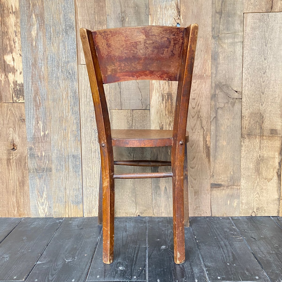 フレンチスタイル フランス製　木製椅子 花の彫刻付き フレンチスタイル フランス製 木製椅子 花の彫刻付き