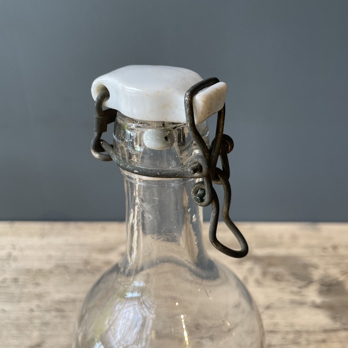 フランス蚤の市で買った古いアンティークガラス瓶 蓋付きガラス瓶 フランスアンティーク | OGISHIMA COFFEE Antiques