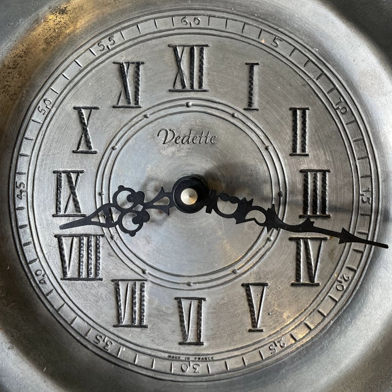 アンティークピューター花リム壁掛け時計