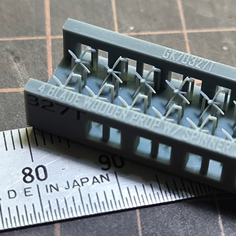 1/700 スピナー木製四翅プロペラΦ3.4～3.6m (シャフト付き) GK70327T