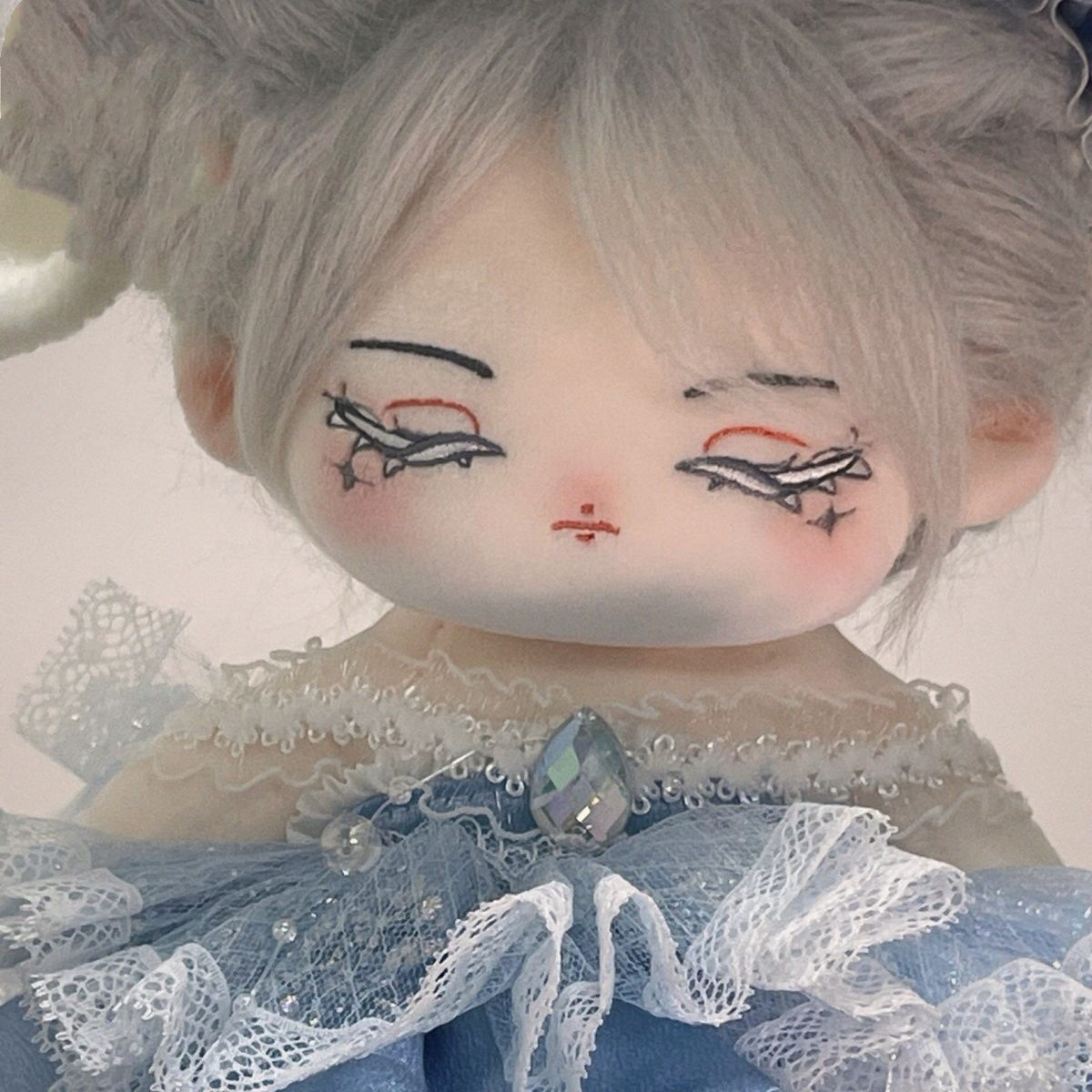 無属性 ぬいぐるみ 20cm 着せ替えぬいぐるみ 目を閉じたグレーの髪