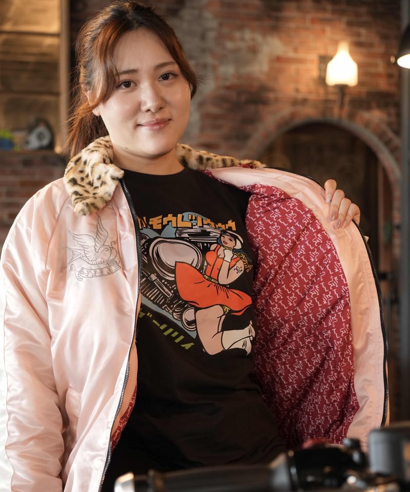 胸きゅーんTシャツ(スモークブラック通常Ver) | TIGER LILY