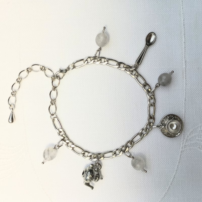 占い師がつくる開運アクセサリーショップ「金の枝 」