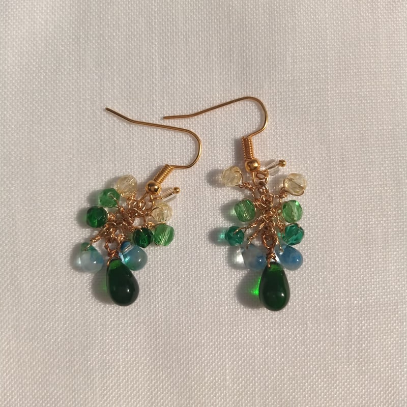 べっ甲とドイツ製グリーンアクリルビーズのイヤリングorピアス 【公式 べっ甲とドイツ製グリーンアクリルビーズのイヤリングorピアス イヤリング・ノンホールピアス