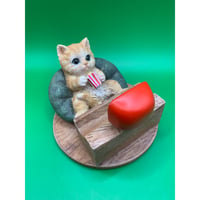 茶トラ猫のスマホスタンド
