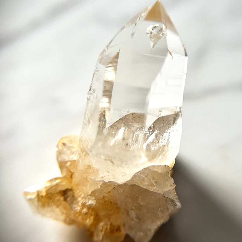 高品質スカルドゥ産ゴールデンヒーラー水晶01・ルチル・虹◯Quartz