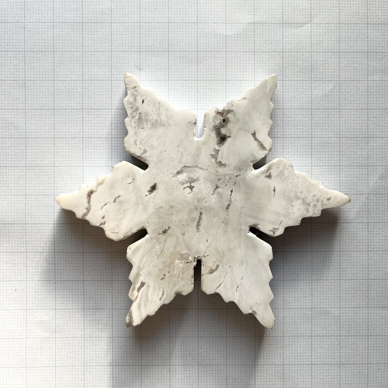 ホワイトジャスパー・スノーフレーク型01 台座付き◯white jasper