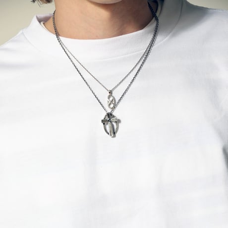 FILE_2025_2_DIRECTIONAL_PAD_NECKLACE