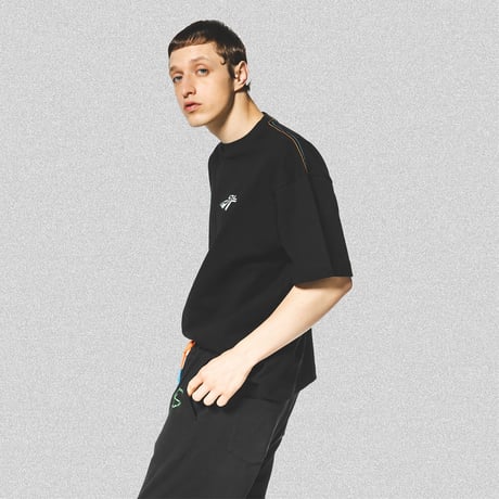 FILE_2023_1_CURTAINS_OS_T-SHIRT_BLACK