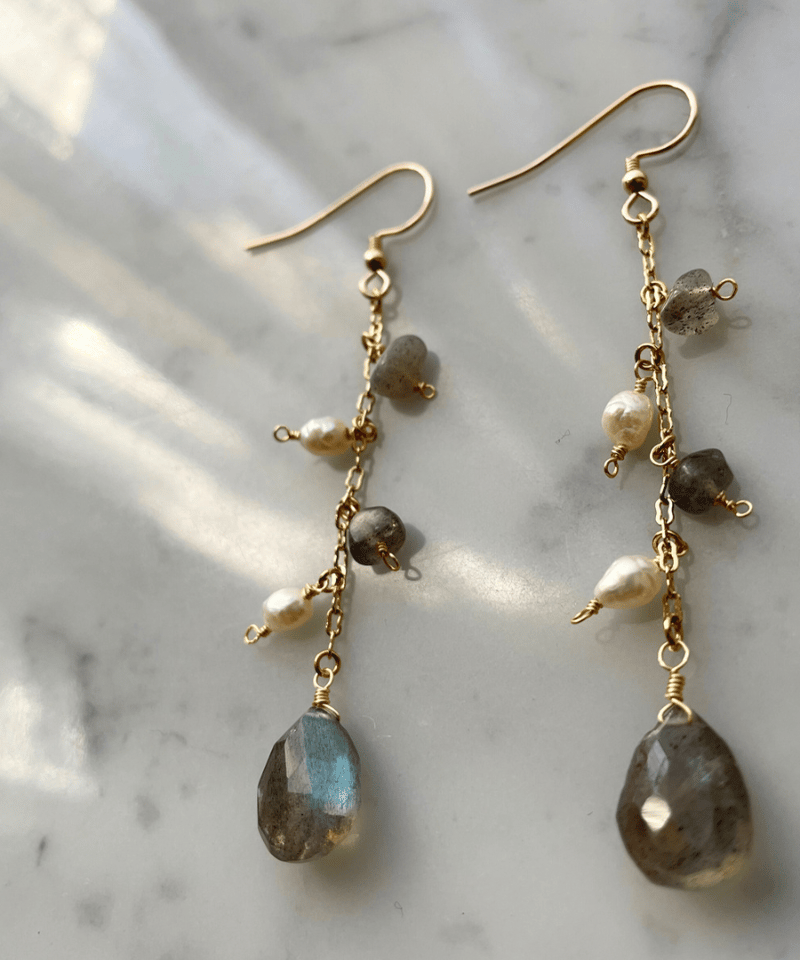 14kgf> ピアス ( ラブラドライト&淡水パールワイヤーチャーム 