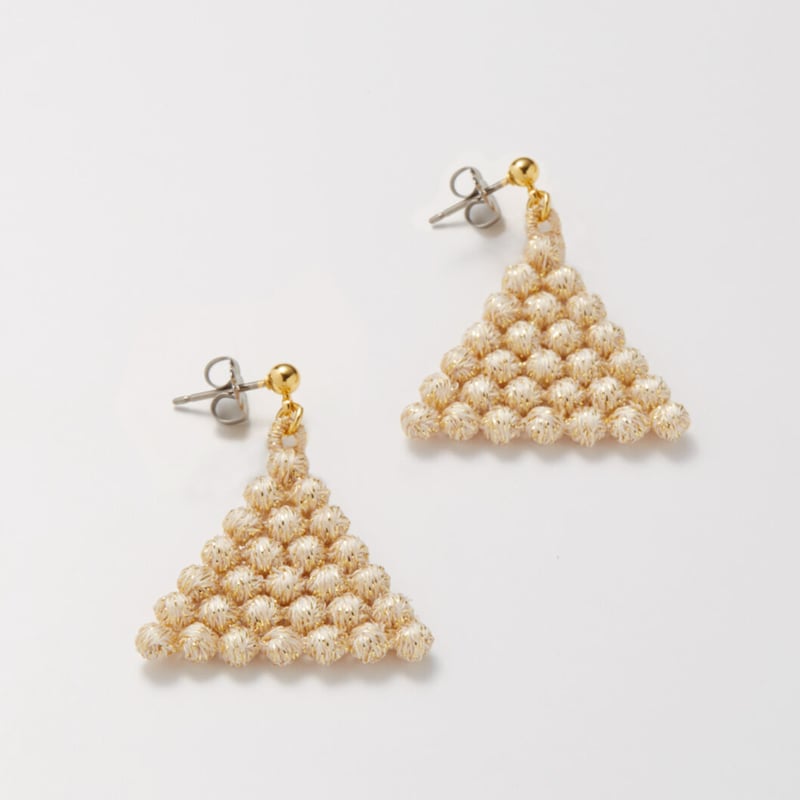 レース グレイントライアングル ピアス / イヤリング | トリプル・オゥ