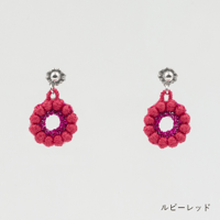 ミニフラワーピアス/イヤリング （ルビーレッド）