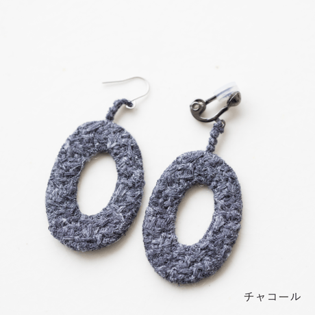 オーバル ピアス / イヤリング