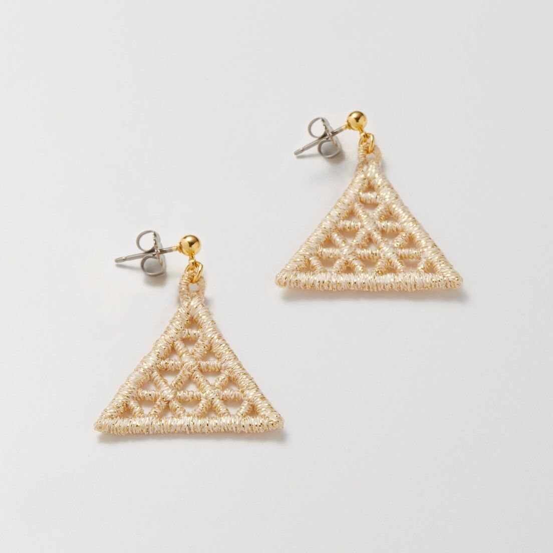 レース ラティス トライアングル ピアス / イヤリング | トリプル