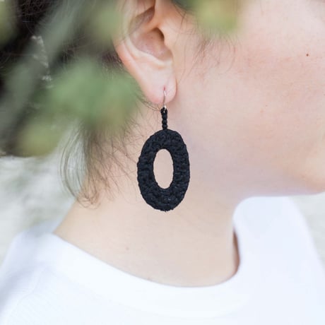 オーバル ピアス / イヤリング