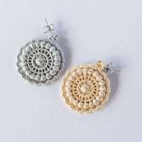 レースホイール ピアス / イヤリング