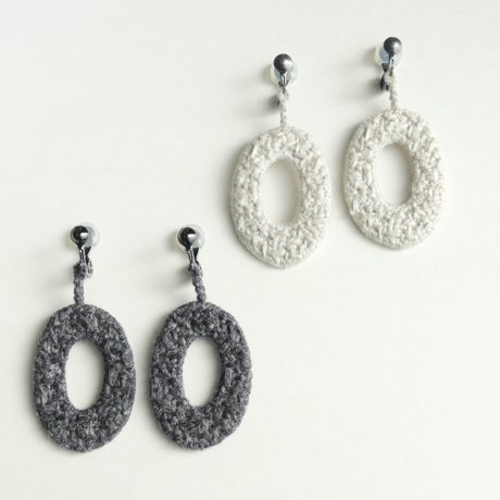 オーバル ピアス / イヤリング