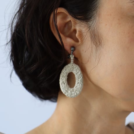 オーバル ピアス / イヤリング