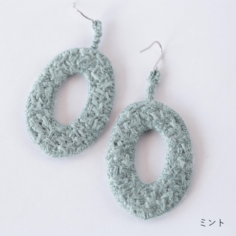 オーバル ピアス / イヤリング