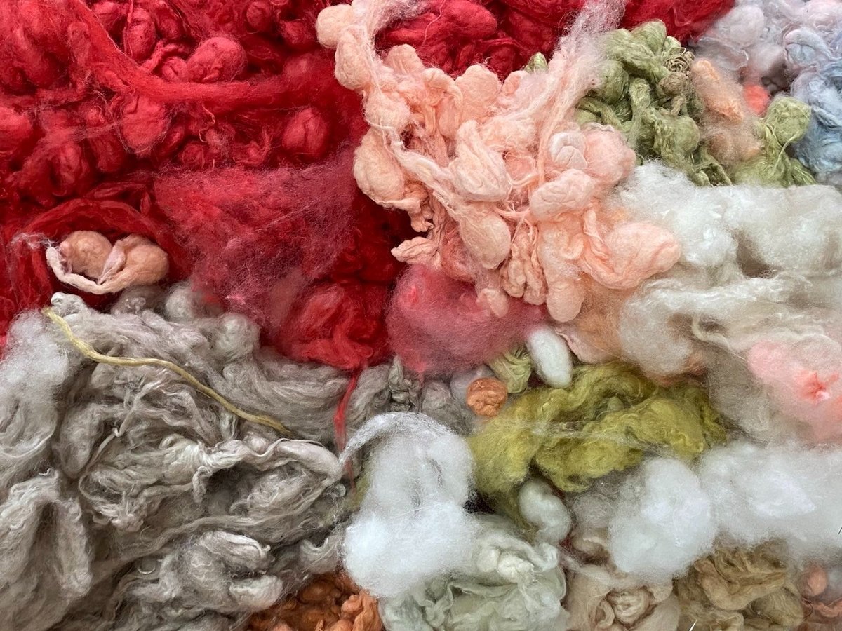 AUY003 燃えるような赤いアートヤーン 18g 絹100%真綿 | 心・衣 kokorom