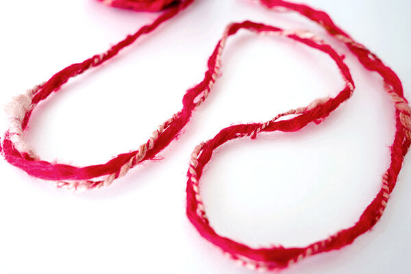 アートヤーン AUY003 燃えるような赤いアートヤーン 18g 絹100%真綿 | 心・衣 kokorom