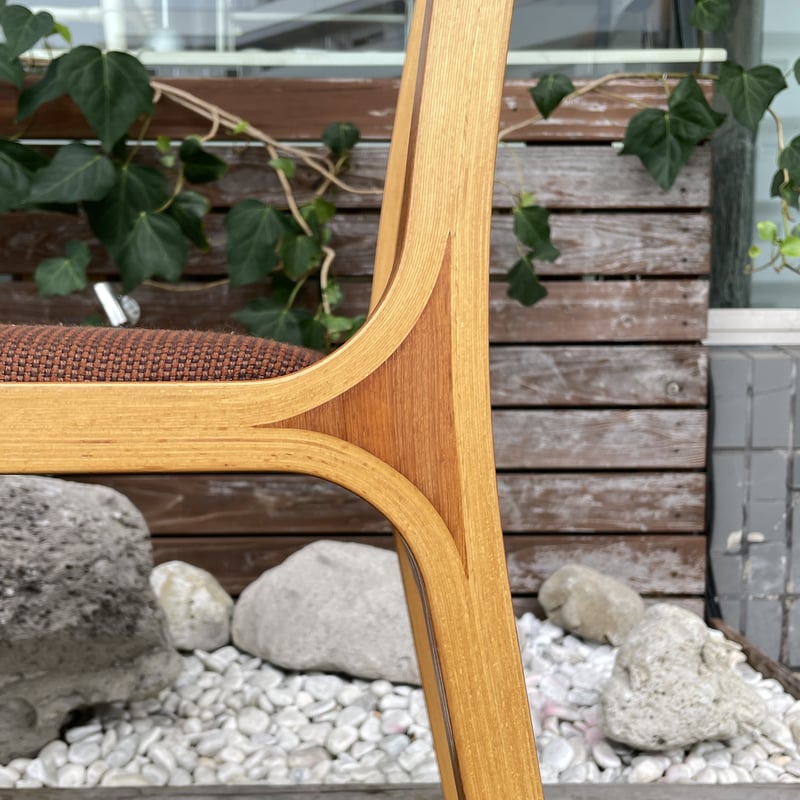 天童木工　ダイニングチェア 天童木工 水之江ダイニングチェア 張座・エーデルスムース/ブラック