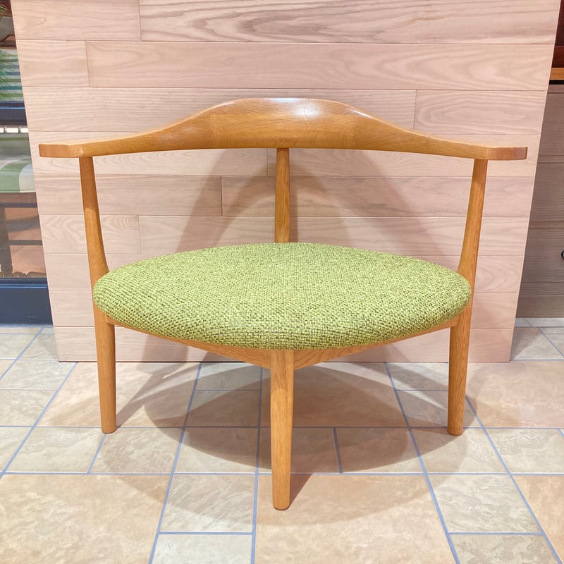 秋岡芳夫　あぐらのかける男の椅子　低座椅子　チェア　モノモノ　ベージュ 秋岡芳夫・あぐらのかける男の椅子低座椅子チェアモノモノベージュ