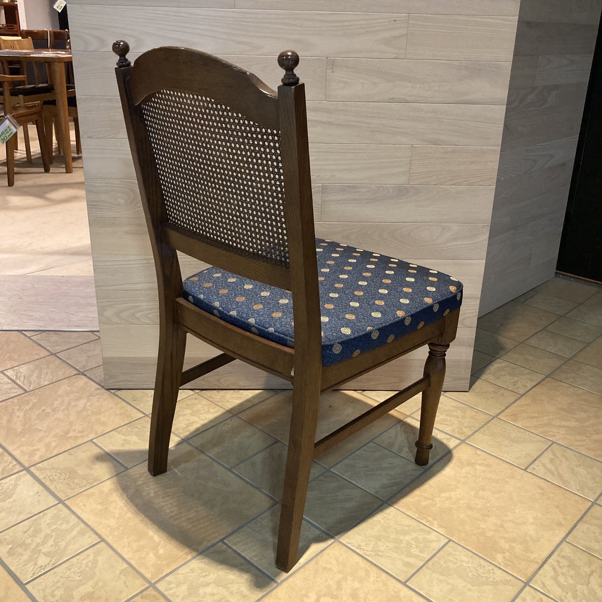 ꧁飛騨産業 HIDA꧂ラタンバックダイニングチェア4脚 ケインバック 籐 1341 飛騨産業 / 背籐ダイニングチェア | 家具の富士