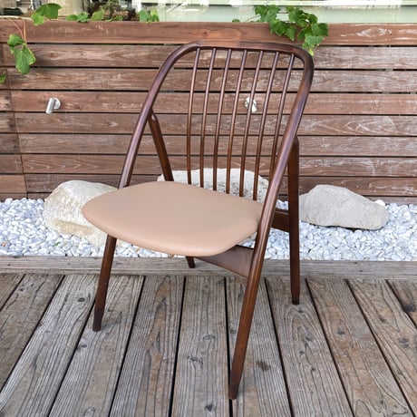 キツツキ　木製スツール 花台にも　2脚セット　飛騨産業 キツツキ木製スツール 花台にも2脚セット飛騨産業