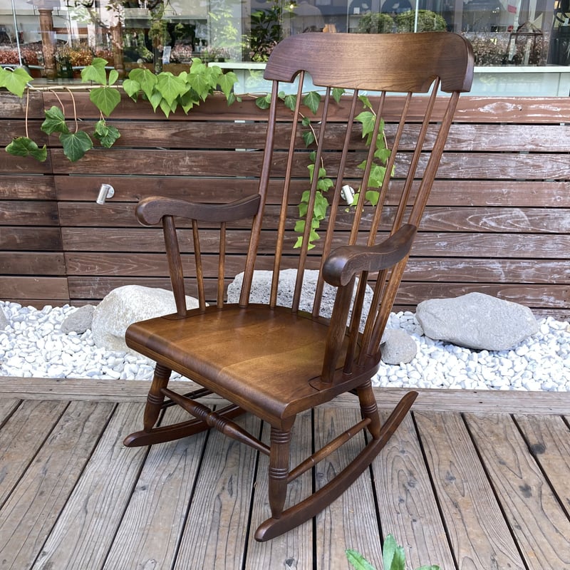 【飛騨家具】ダークブラウン ロッキングチェア アンティーク家具　レトロ キツツキマーク】ロッキングチェア（ダークブラウン）