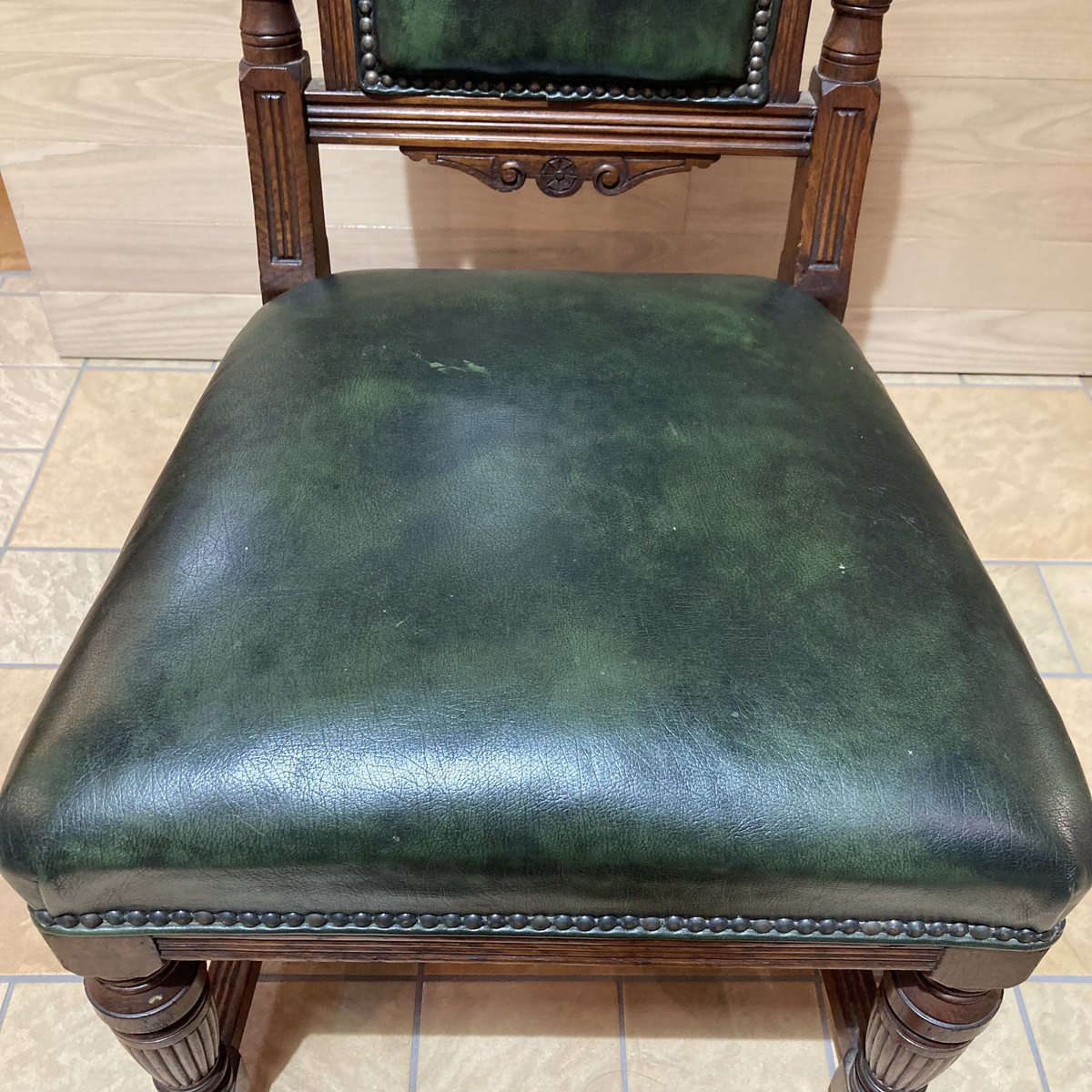 イギリス家具　アンティーク　ダイニングチェア　① ずっと傍に置きたい♪ アンティーク・ダイニングチェア HV1-003