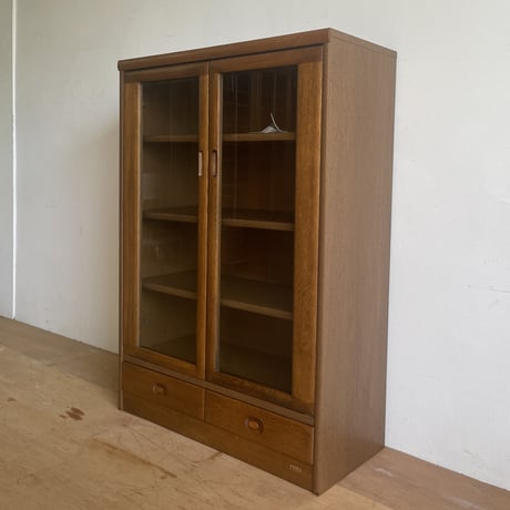 更にお値下げ❣️ヴィンテージとっても素敵な書棚ガラス棚食器棚に！ ヴィンテージ調のガラス扉付き本棚（本棚/書棚/ブックシェルフ