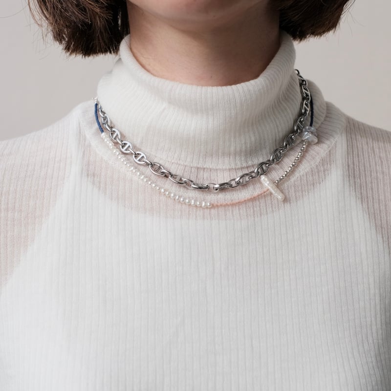 変形淡水パールとカラフルビーズとカレンシルバーのネックレス