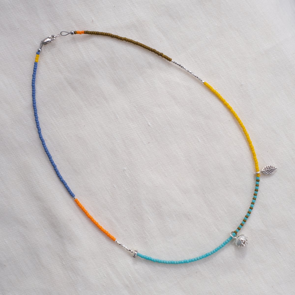 カラフルビーズとカレンシルバーのネックレス plant | mybracelet