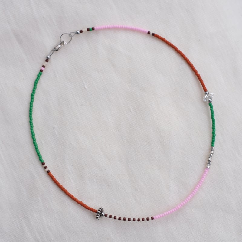 カラフルビーズの編み込みチョーカー カラフルビーズとカレンシルバーのチョーカー | mybracelet ONLINE STORE