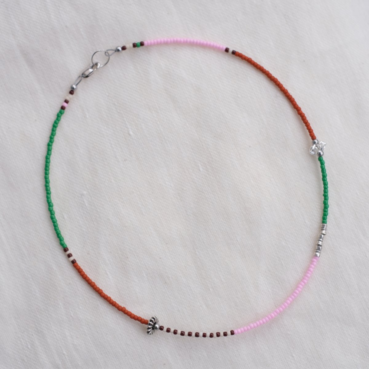 カラフルビーズとカレンシルバーのチョーカー | mybracelet ONLINE STORE