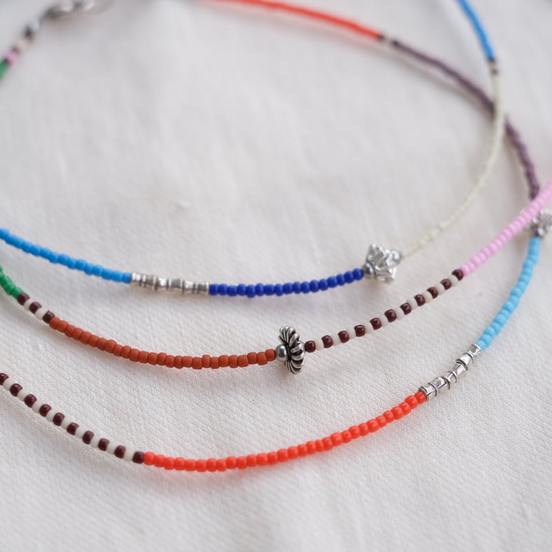 カラフルビーズの編みチョーカー カラフルビーズとカレンシルバーのチョーカー | mybracelet ONLINE STORE
