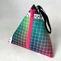 カラーチャートで作ったサンカクポーチ（S-B）