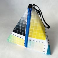 カラーチャートで作ったサンカクポーチ（S-D）
