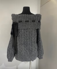 オフショルダー風 リボンケーブルニット 【チャコールグレー】