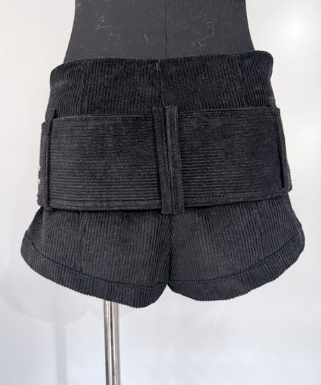 ワイドベルトデザイン コーデュロイショートパンツ【ブラック】