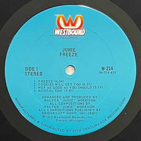 Junie - Freeze