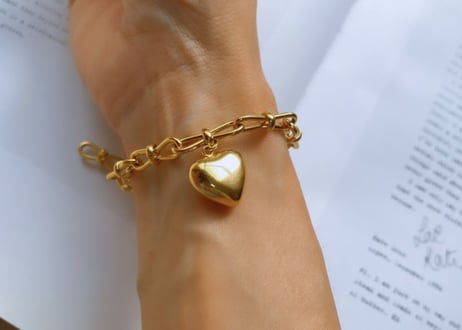 Heart motif bracelet